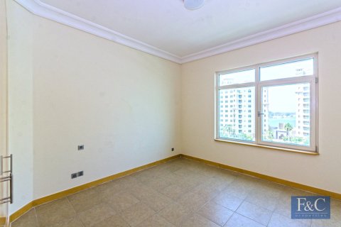 Apartment in Shoreline Apartments, Palm Jumeirah, Dubai 3 bedrooms, 203 sq.m. № 103342 - photo 8