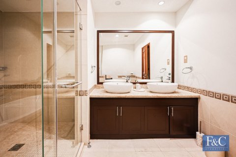 Townhouse in The Fairmont Palm Residences, Palm Jumeirah, Dubai 3 bedrooms, 483 sq.m. № 103338 - photo 23