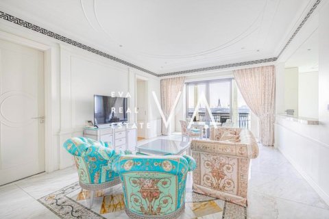 Apartment in Bur Dubai, Dubai 4 bedrooms, 466 sq.m. № 52769 - photo 11