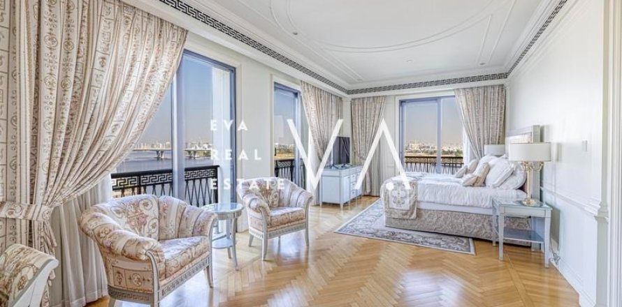 Apartment in Bur Dubai, Dubai 4 bedrooms, 466 sq.m. № 52769