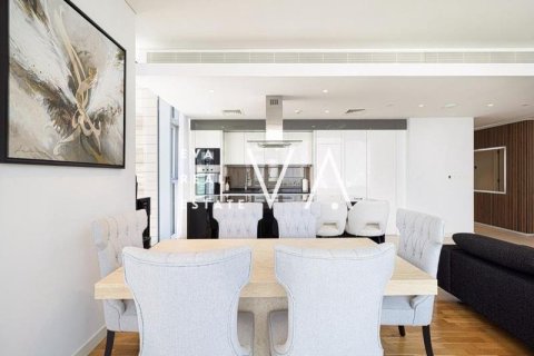 Apartment in Dubai Marina, Dubai 3 bedrooms, 195.46 sq.m. № 52691 - photo 4