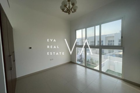 Townhouse in Dubai 3 bedrooms, 187.38 sq.m. № 52693 - photo 17