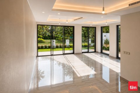 Villa in Dubai 6 bedrooms, 292.7 sq.m. № 114272