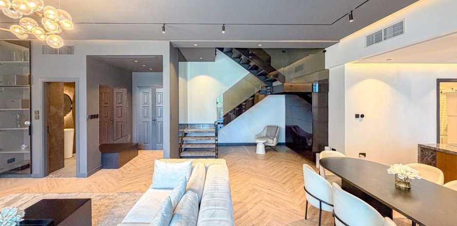Apartment in Dubai Marina, Dubai 3 bedrooms, 236.3 sq.m. № 114212
