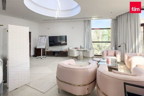 Villa in Dubai 7 bedrooms, 1723.6 sq.m. № 114233 - photo 7