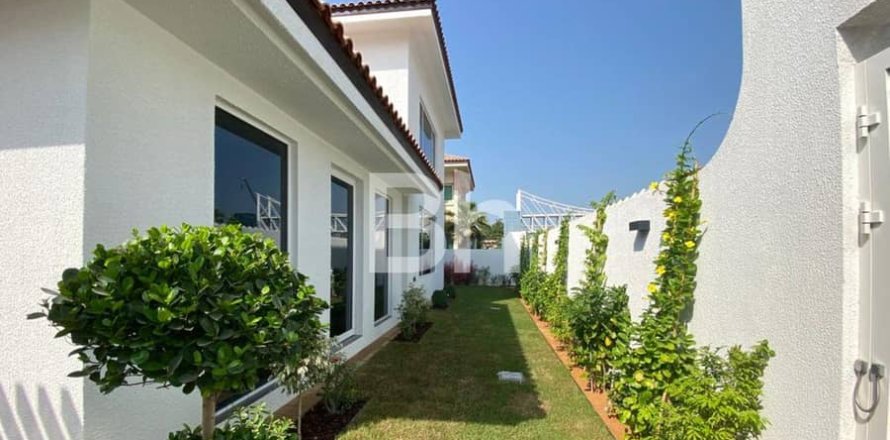 Villa à Al Safa, Dubai, 5 chambres, 372 m², № 21214