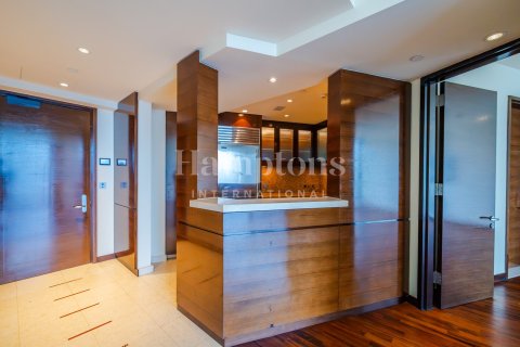 Снять в аренду квартиру в Бурдж-Халифе, Дубай: 2 спальни, 154.49768900м², № 63898 - фото 16