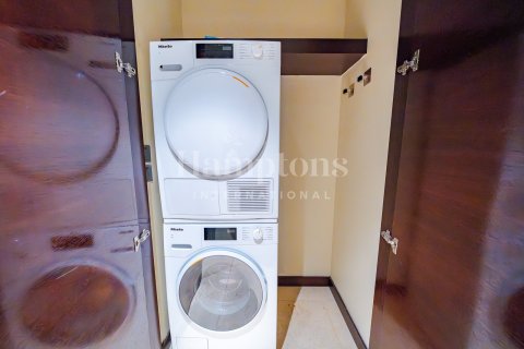 Снять в аренду квартиру в Бурдж-Халифе, Дубай: 2 спальни, 154.49768900м², № 63898 - фото 7