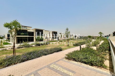 Villa in Maple at Dubai Hills Estate, Dubai Hills Estate, Dubai 4 bedrooms, 498.98201300 sq.m. № 63904 - photo 4