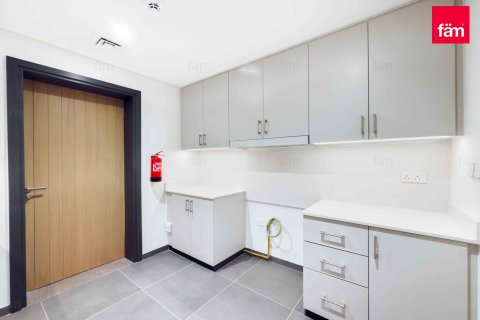 Villa in Dubai 4 bedrooms, 301.8 sq.m. № 60429 - photo 6