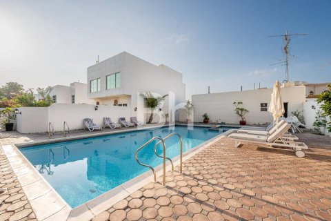 Villa in Umm Suqeim, Dubai 11 bedrooms, 5375 sq.m. № 21284 - photo 14