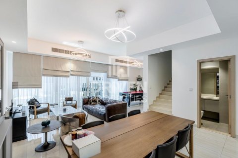 Таунхаус в Dubai Sports City, Дубай, 4 спальни, 275м², № 86940