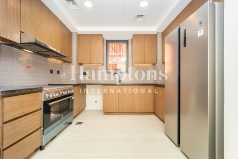 Townhouse in Damac Lagoons, Dubai 5 bedrooms, 219.52978900 sq.m. № 108613 - photo 5