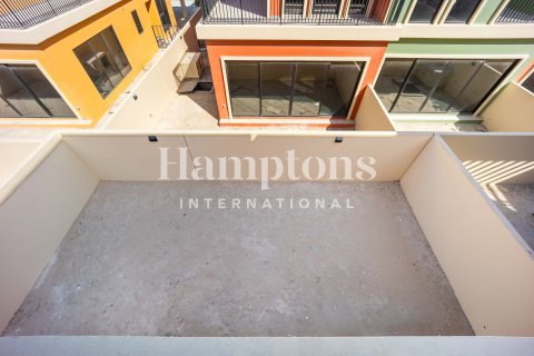 Townhouse in Damac Lagoons, Dubai 5 bedrooms, 219.52978900 sq.m. № 108613 - photo 13