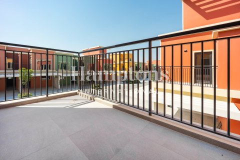 Townhouse in Damac Lagoons, Dubai 5 bedrooms, 219.52978900 sq.m. № 108613 - photo 11