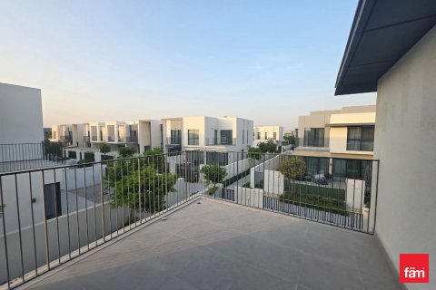 Adosado en Dubai, 4 dormitorios, 257.5 m², № 55922 - foto 1
