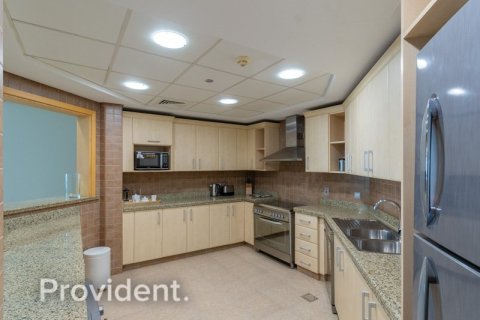 Apartment in Palm Jumeirah, Dubai 3 bedrooms, 209.8 sq.m. № 1379 - photo 26