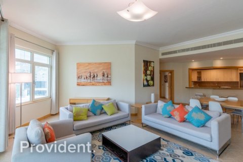 Apartment in Palm Jumeirah, Dubai 3 bedrooms, 209.8 sq.m. № 1379 - photo 1