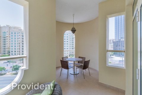 Apartment in Palm Jumeirah, Dubai 3 bedrooms, 209.8 sq.m. № 1379 - photo 10