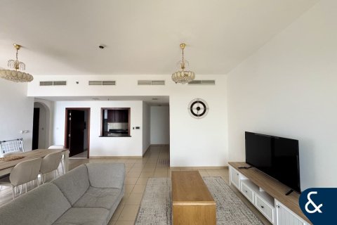 Apartment in Shams, Jumeirah Beach Residence, Dubai 2 bedrooms, 110 sq.m. № 78618 - photo 3