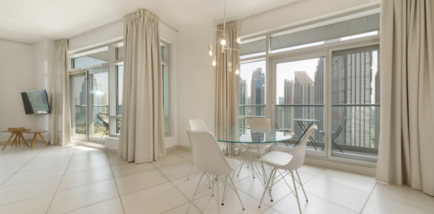 Apartamento en Dubai, 2 dormitorios, 125 m², № 31053