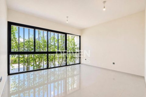 Villa in Dubai 6 bedrooms, 426.7 sq.m. № 143100 - photo 7