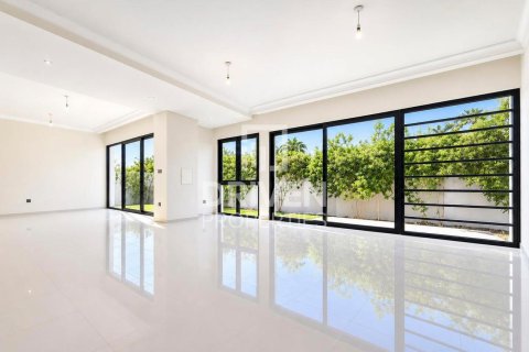 Villa in Dubai 6 bedrooms, 426.7 sq.m. № 143100 - photo 2