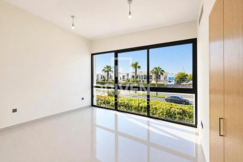 Villa in Dubai 6 bedrooms, 426.7 sq.m. № 143100 - photo 8