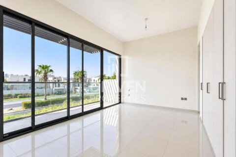 Villa in Dubai 6 bedrooms, 426.7 sq.m. № 143100 - photo 10
