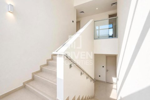 Villa in Dubai 6 bedrooms, 426.7 sq.m. № 143100 - photo 3