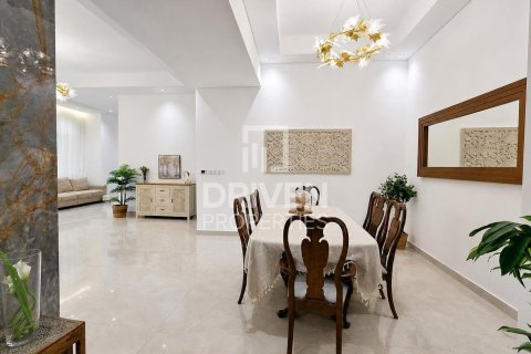 Villa in The Villa, Dubai 6 bedrooms, 1109.82 sq.m. № 143114 - photo 10