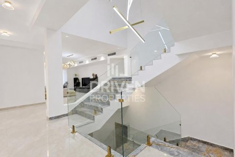 Villa in The Villa, Dubai 6 bedrooms, 1109.82 sq.m. № 143114 - photo 21
