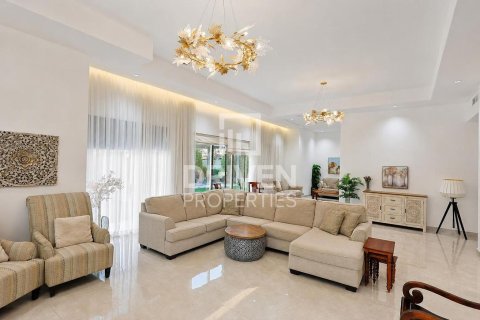 Villa in The Villa, Dubai 6 bedrooms, 1109.82 sq.m. № 143114 - photo 4