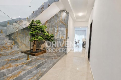 Villa in The Villa, Dubai 6 bedrooms, 1109.82 sq.m. № 143114 - photo 16