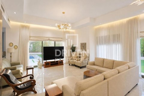 Villa in The Villa, Dubai 6 bedrooms, 1109.82 sq.m. № 143114 - photo 5