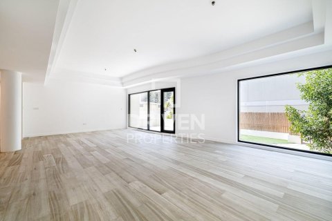 Villa in Jumeirah, Dubai 5 bedrooms, 357.12 sq.m. № 128992 - photo 3