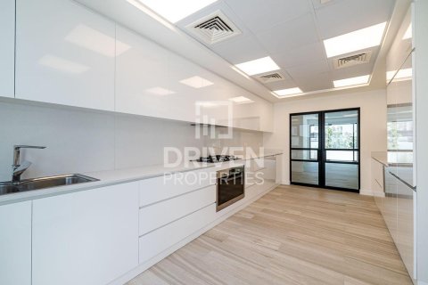 Villa in Jumeirah, Dubai 5 bedrooms, 357.12 sq.m. № 128992 - photo 6