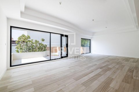 Villa in Jumeirah, Dubai 5 bedrooms, 357.12 sq.m. № 128992 - photo 4