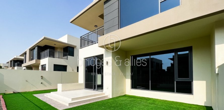 Villa en Dubai Hills Estate, Dubai, 5 dormitorios, 302 m², № 98056