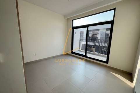 Villa en The Pulse, Dubai South (Dubai World Central), Dubai, 4 dormitorios, 323 m², № 98025 - foto 13