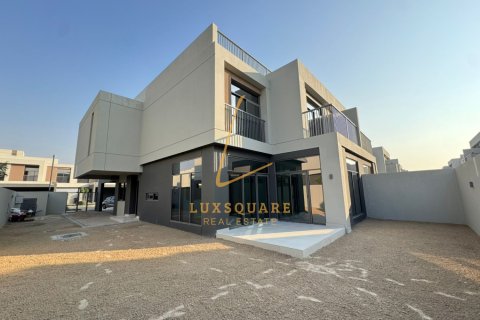Villa en The Pulse, Dubai South (Dubai World Central), Dubai, 4 dormitorios, 323 m², № 98025
