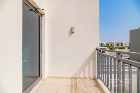 Villa in Dubai Hills Estate, Dubai 4 bedrooms, 229 sq.m. № 71283 - photo 16