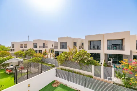 Villa in Dubai Hills Estate, Dubai 4 bedrooms, 229 sq.m. № 71283 - photo 18