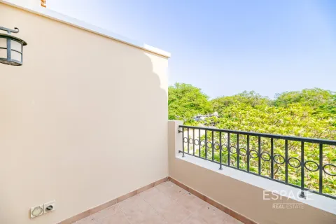 Снять в аренду таунхаус в Арабиан Ранчес, Дубай: 3 спальни, 226м², № 71301 - фото 13