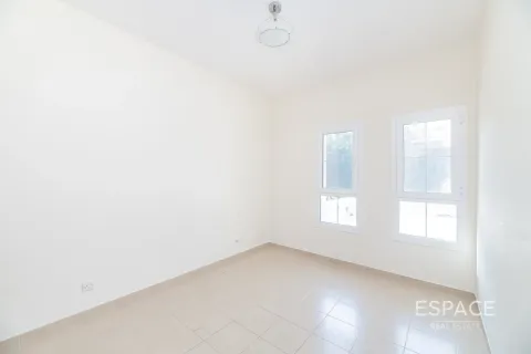 Снять в аренду таунхаус в Арабиан Ранчес, Дубай: 3 спальни, 226м², № 71301 - фото 7