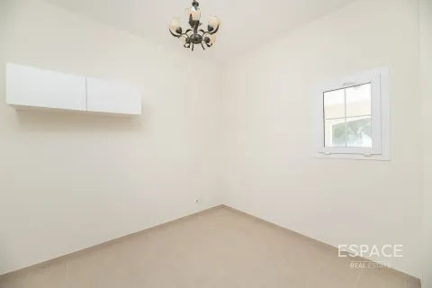 Снять в аренду таунхаус в Арабиан Ранчес, Дубай: 3 спальни, 226м², № 71301 - фото 8