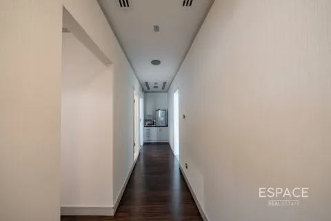 Office in Jumeirah Lake Towers, Dubai 704 sq.m. № 71300 - photo 9