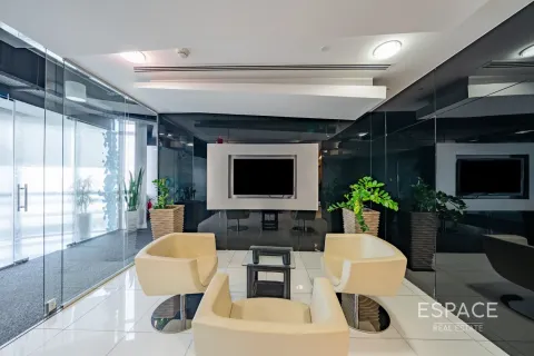 Office in Jumeirah Lake Towers, Dubai 704 sq.m. № 71300 - photo 3