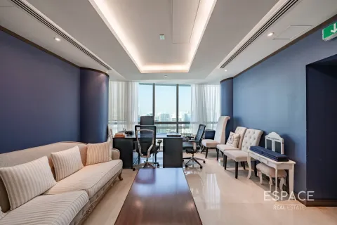 Office in Jumeirah Lake Towers, Dubai 704 sq.m. № 71300 - photo 4