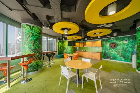 Office in Jumeirah Lake Towers, Dubai 704 sq.m. № 71300 - photo 11